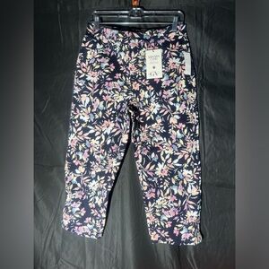 NWT Gloria Vanderbilt floral capris multicolored size 8